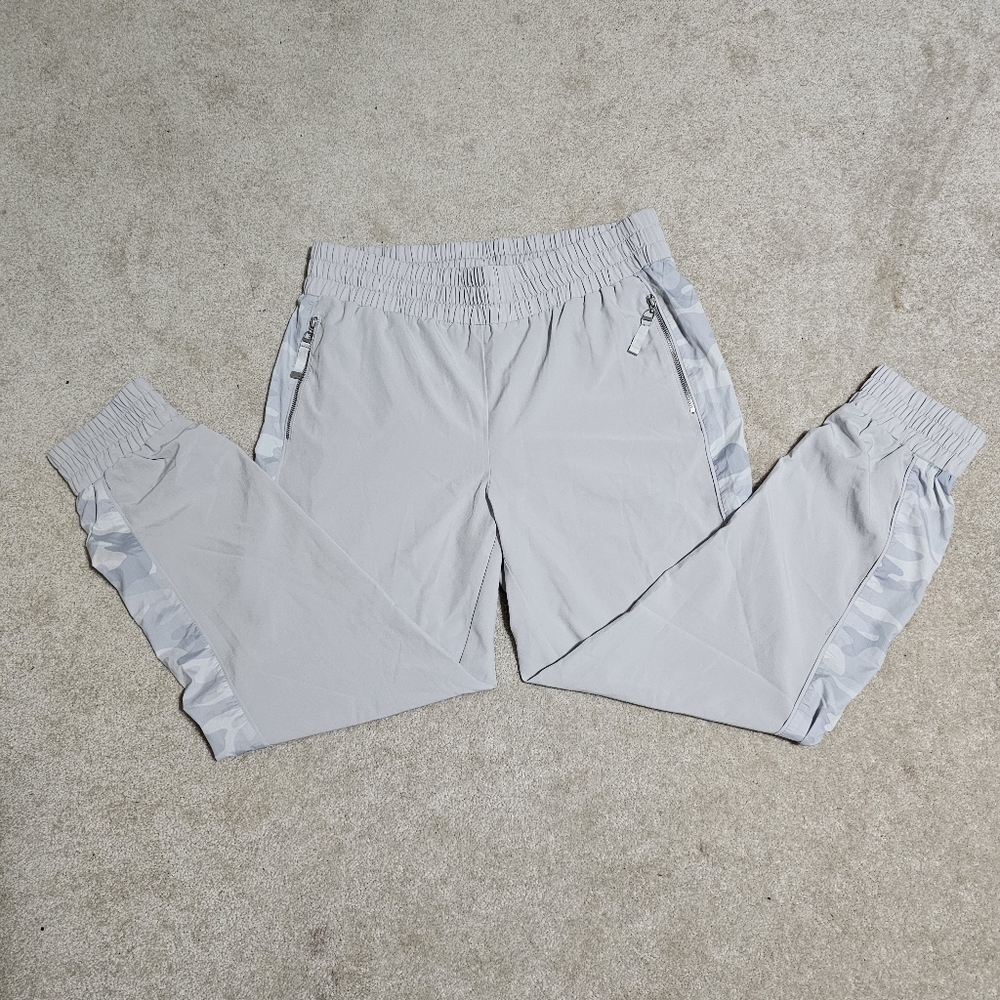 Chico's Zenergy Joggers Size 1 M/8 Gray Camo Side Stripe Athleisure